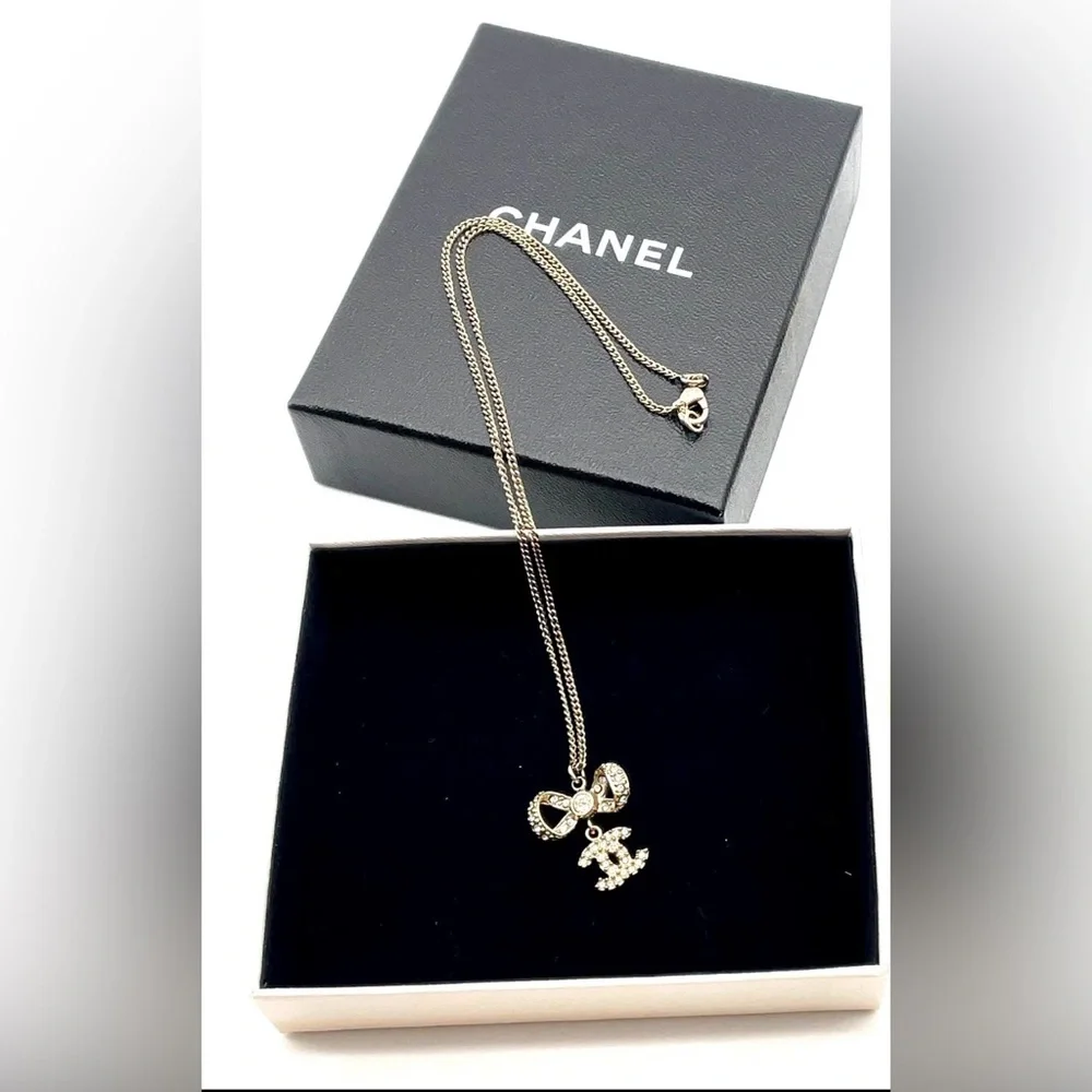 Auth🔥CHANEL  Crystal Bow Necklace🌸W /Free COA / Chanel Box -EUC-